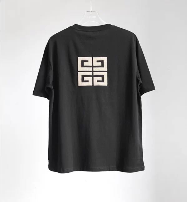 Givenchy T-shirt - GVS77