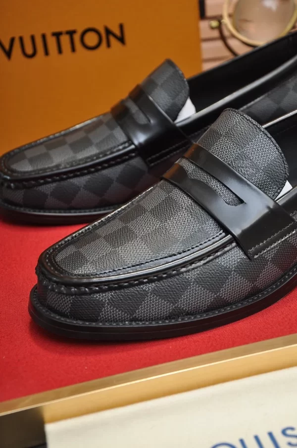 Louis Vuitton Loafers - LLV58