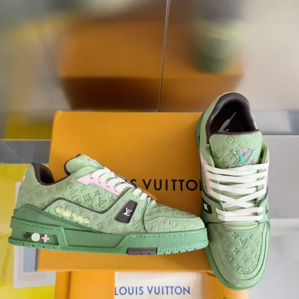 LV TRAINER SNEAKER – LSVT343