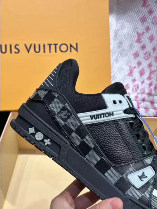 LV TRAINER SNEAKER – LSVT345