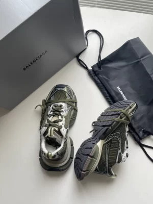 BALENCIAGA MEN'S 3XL SNEAKER - BB215