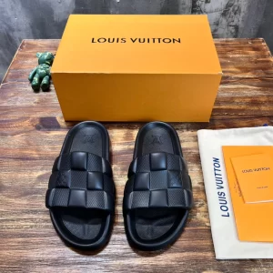 LOUIS VUITTON WATERFRONT MULE - LSVT143