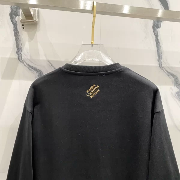 Louis Vuitton Sweatshirts - SLV009