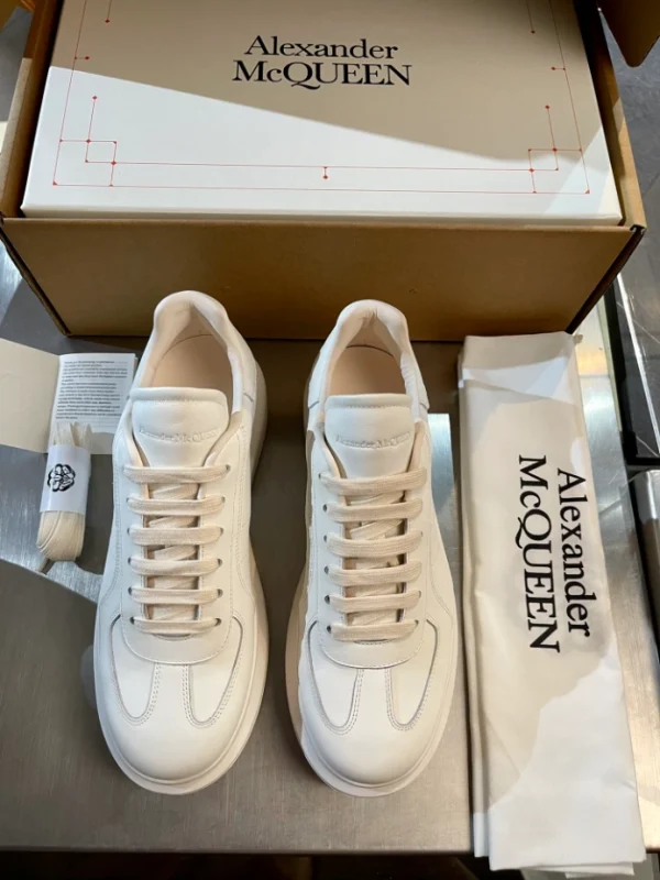 ALEXANDER MCQUEEN MEN'S OVERSIZED RETRO SNEAKER IN OFF WHITE - AM27