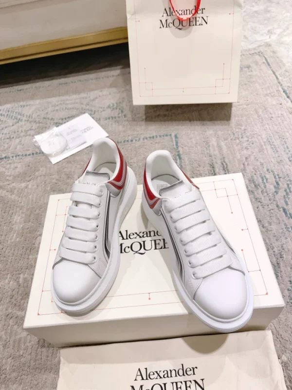 ALEXANDER MCQUEEN OVERSIZED SNEAKER - AM58