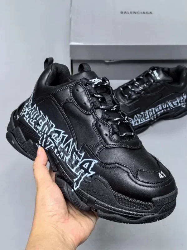 BALENCIAGA TRIPLE S SNEAKER DIY METAL IN BLACKWHITE - BB231