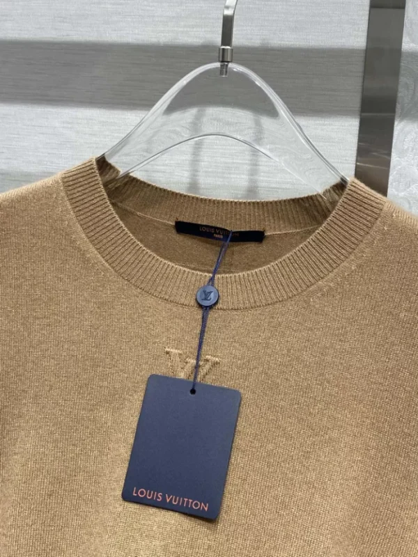 Embossed LV Cashmere Crewneck - SLV034