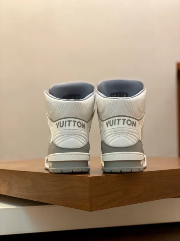 LOUIS VUITTON HIGH-TOP SNEAKERS – LSVT398