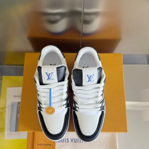 LOUIS VUITTON TRAINER SNEAKERS – LSVT393