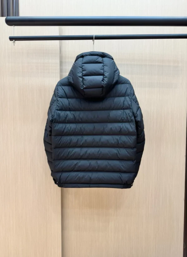 Moncler Down Jacket - MC121