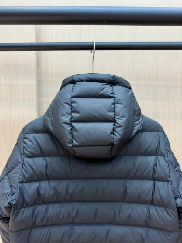 Moncler Down Jacket - MC121